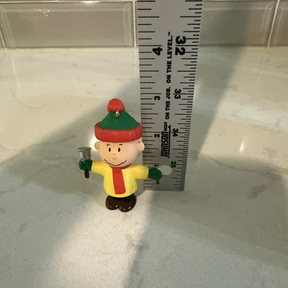 Vintage Charlie Brown Hallmark‎ Christmas Ornament Peanuts